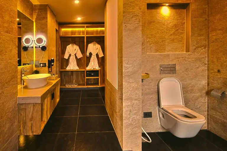 Contemporary bathroom in Dorje's Resort and Spa, Pokhara