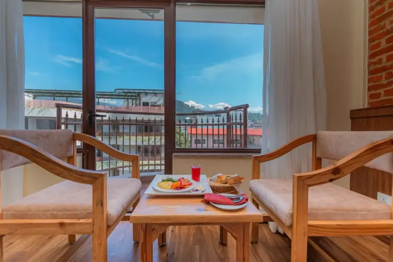 Temple Himalaya Hotel & Spa breakfast with mountain view