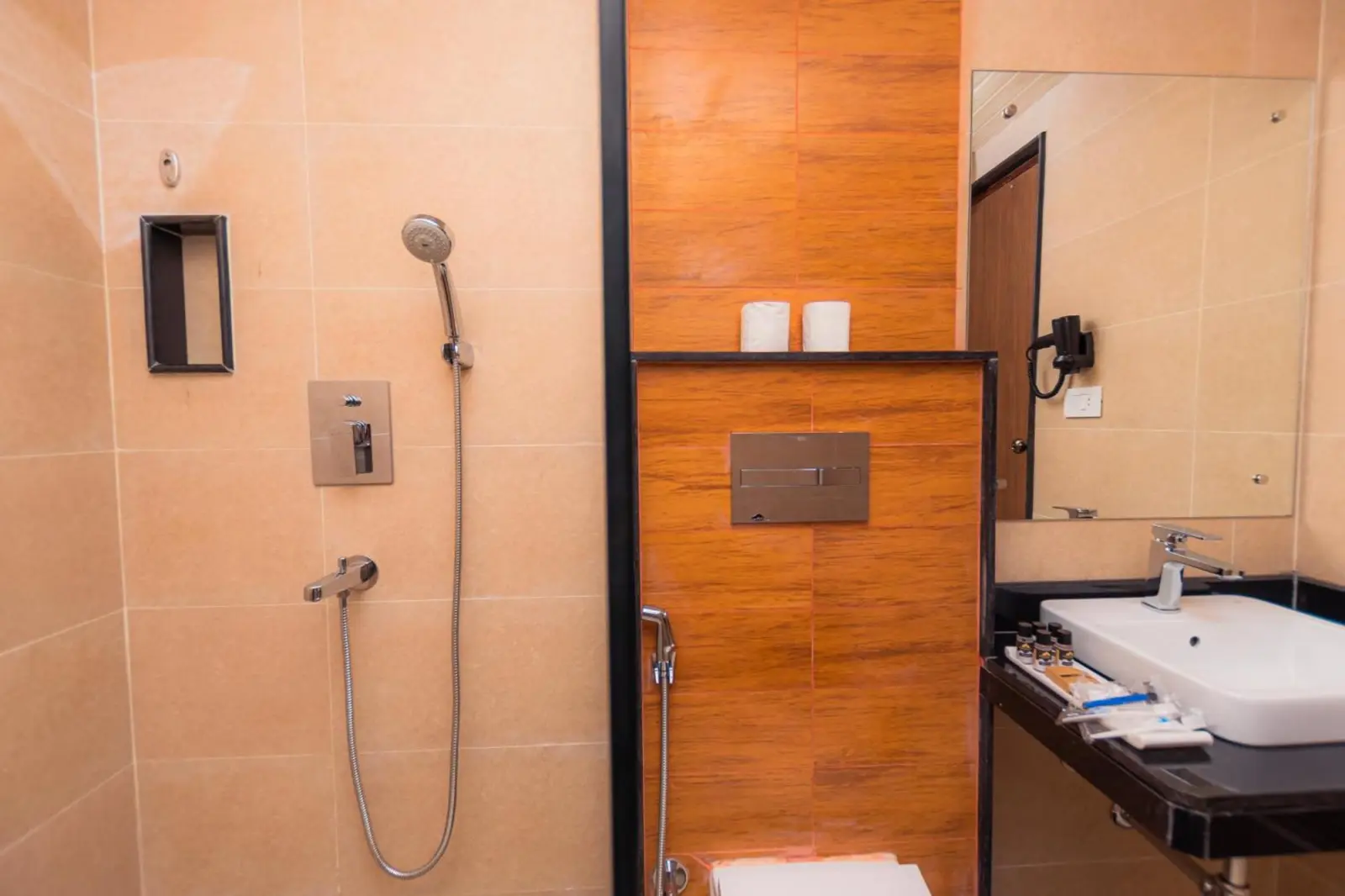Temple Himalaya Hotel & Spa stylish shower area