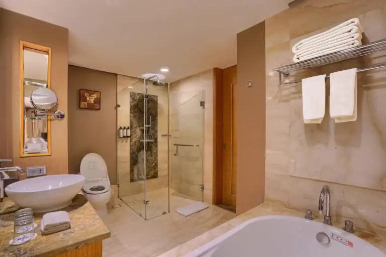 Wyndham Surabaya Badezimmerausstattung