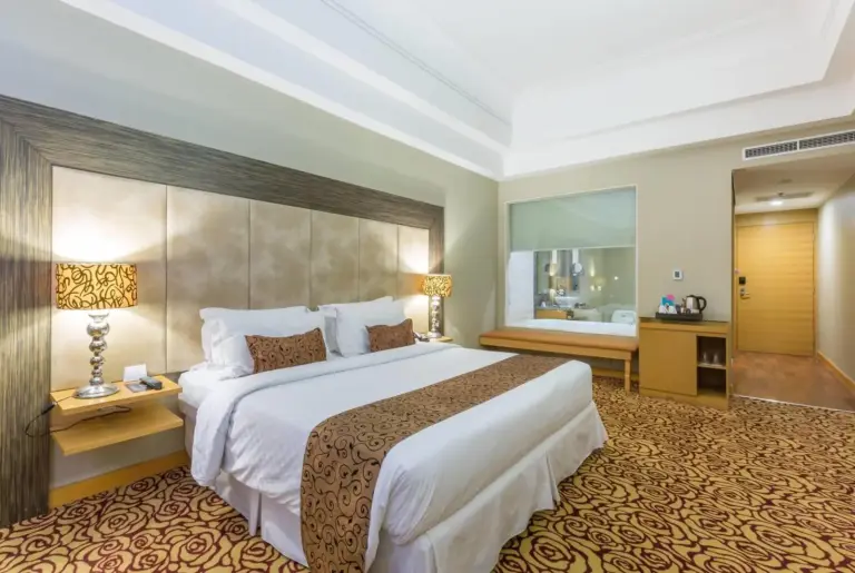 Wyndham Surabaya Deluxe Zimmer Innenansicht
